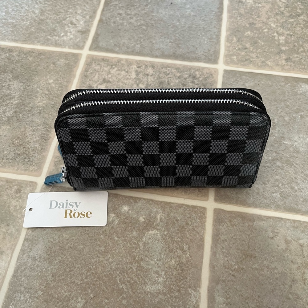 Daisy Rose wallet. NWT